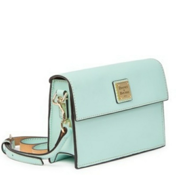 Dooney & Bourke Handbags - ❌❌SOLD❌❌Dooney and Bourke crossbody bag